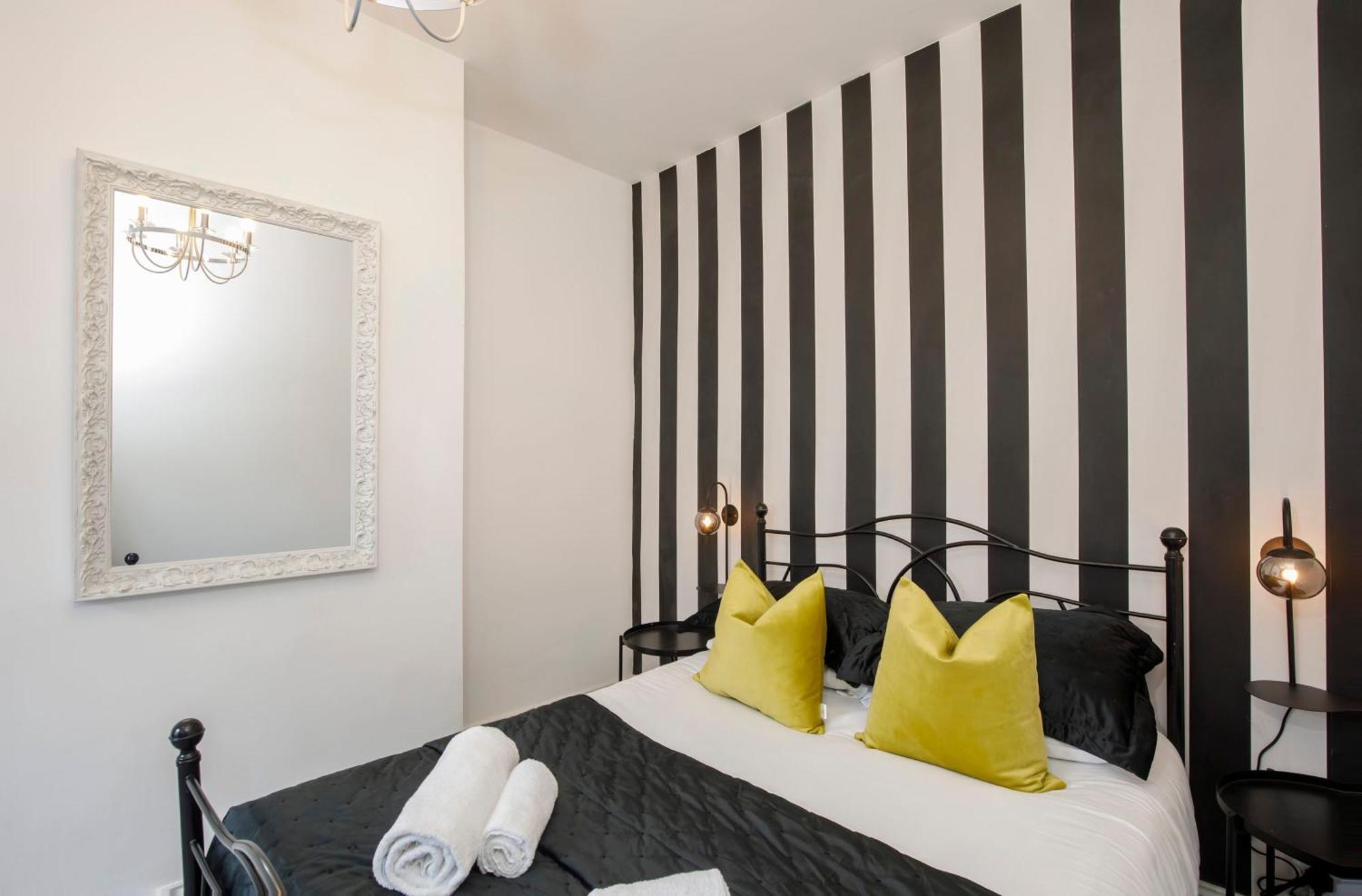 The Milton Sleeps 8 Close To York City Centre Pet Friendly Eksteriør bilde